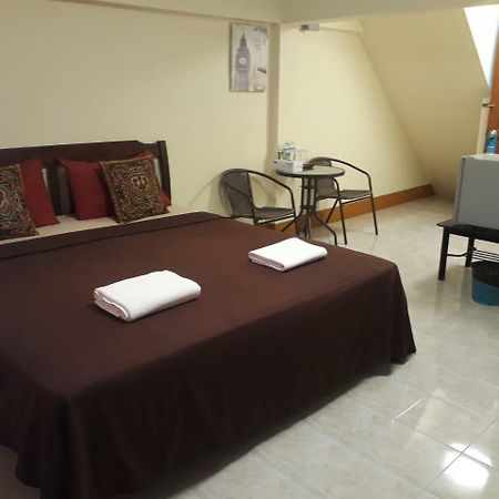 Relax Inn Ban Phe Esterno foto