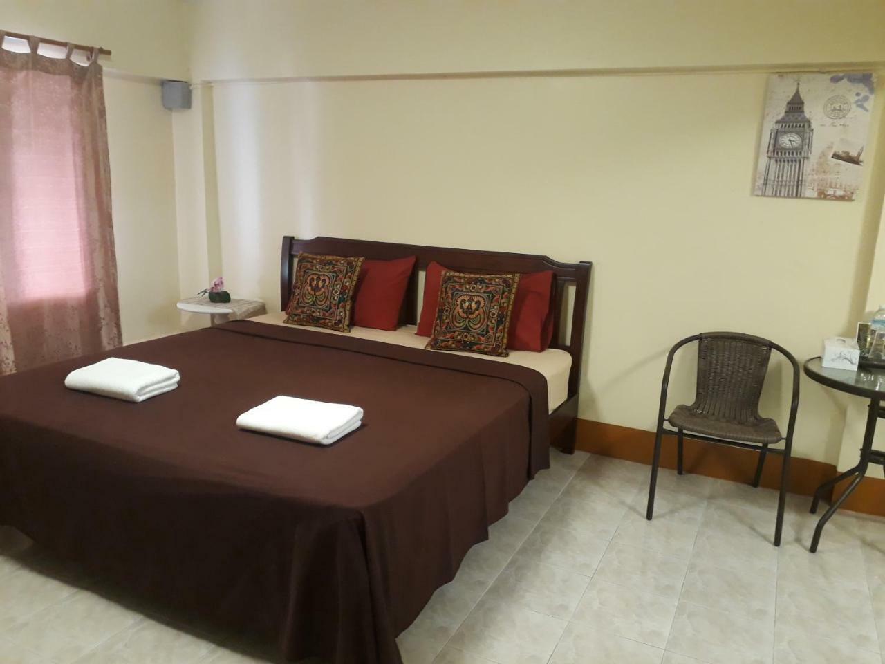 Relax Inn Ban Phe Esterno foto