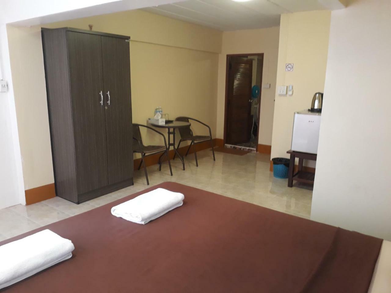 Relax Inn Ban Phe Esterno foto